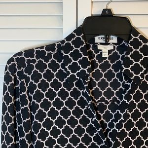 Express Portofino ladies print blouse, size small.